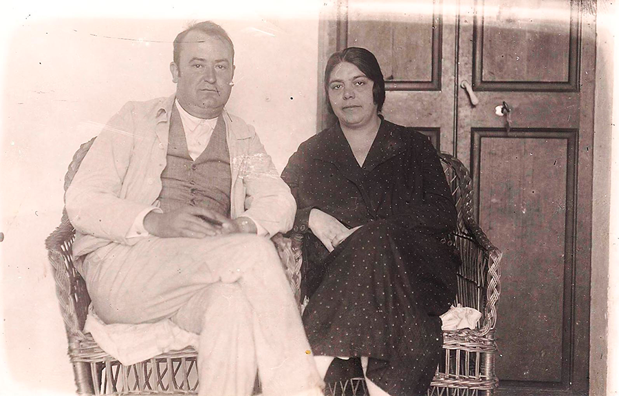Fuster Valiente y su esposa, Josefa Cuerda, en Deià